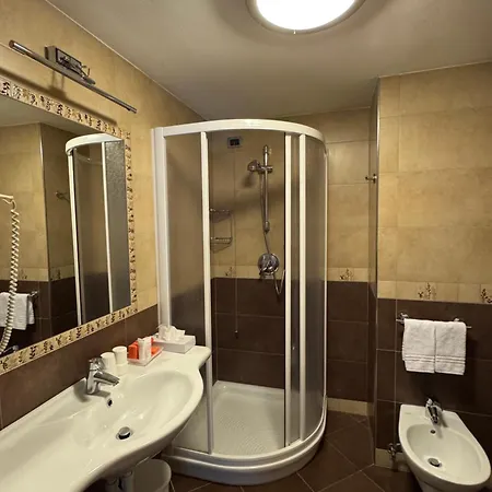 Primula Hotel 3*