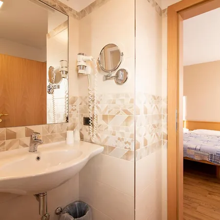 Primula Hotel 3*